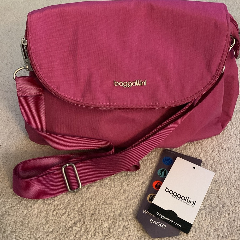 NWT Baggallini Amanda Crossbody Pink